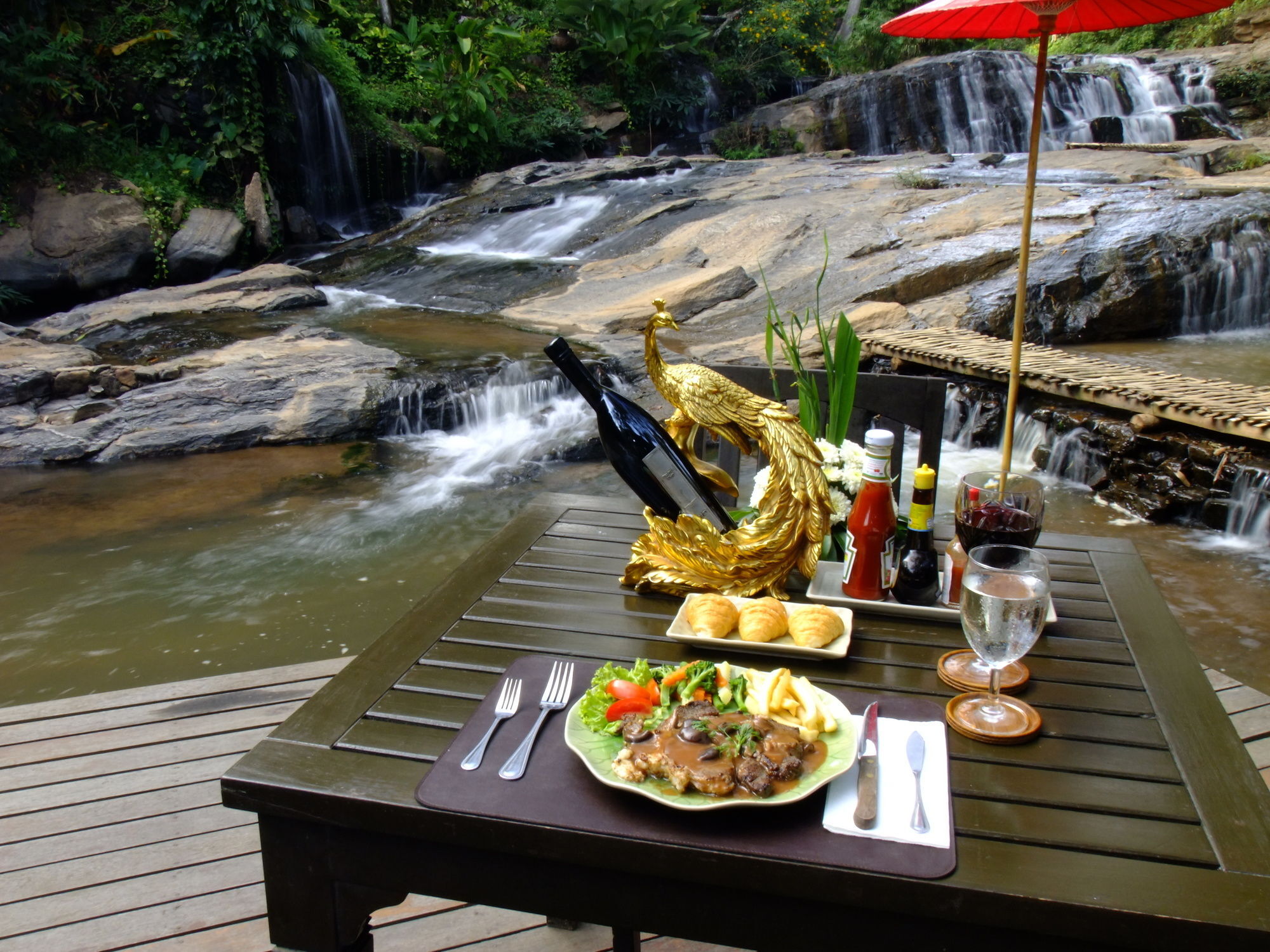 Sukantara Cascade Resort And Spa Mae Rim Εξωτερικό φωτογραφία